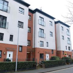 Lord Street Apartment with Free Parking & WiFi- Salford Uni, Victoria Station, AO Arena