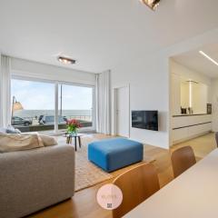 Osean by BLOSS luxe appartement met frontaal zeezicht, binnenzwembad en parking