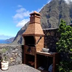 Mountain Retreat in Frontera with Terrace & BBQ