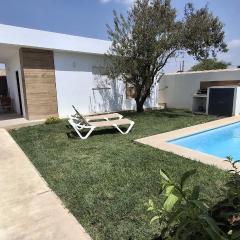 Passive House con piscina y jardín privado