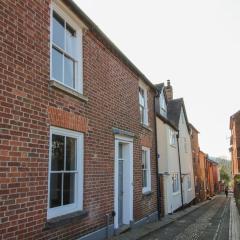 10 Upper Linney
