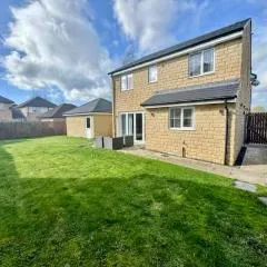 Elysian Escape, modern 5 bedroom house, sleeps 12