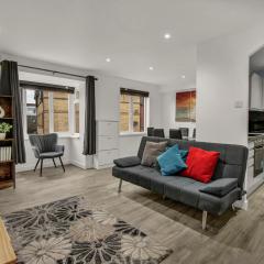 New King size bed apartment with free parking