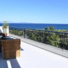 Top floor 3bed 2bath with stunning 360 view