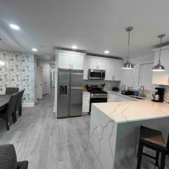 Bungalow Way-Close to all w/ Pool Table & Games