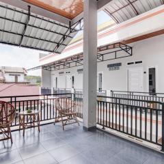 OYO 92806 Penginapan Geby Syariah