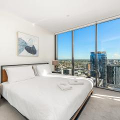 Breathtaking Views, King Bed, Pool & Best Location