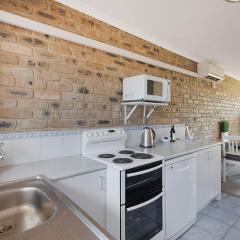 Lakeside Apartments 6