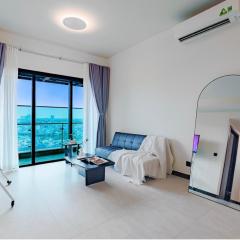 Minimal Luxury Apartment District 4