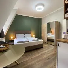 Amaroo - Gästehaus "Charlotte"