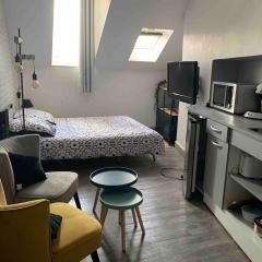 Studio proche gare centre ville au calme côté cour