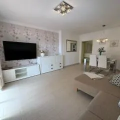 Apto moderno y familiar junto al mar