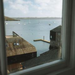 Breathtaking High Street Townhouse With Stunning Sea Views at 'The Old Fishermans Townhouse'