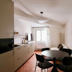 Exceptional facing Palais Cannes 3