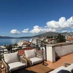 4-Bedroom Family Paradise with Top View