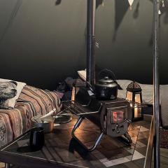 Remote Lakeside Bell Tent with Outdoor Sauna in Finland