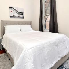 Cozy Studio! Steps to Central Park & Upper E Side!