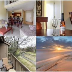 Beautiful 2 King BDR with a Loft Golf Course Condo 5569