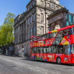 One Bedroom Flat in Central Edinburgh Old Town , Heart of Edinburgh Flat Sleeps 6