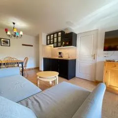 Appartement 2 chambres au pied des pistes avec piscine intérieure - FR-1-505-226