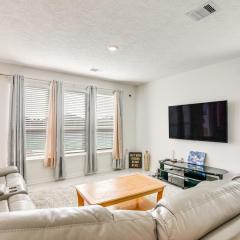 11 Mi to Beach La Marque Home with Patio!