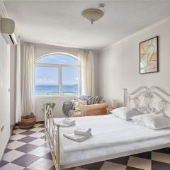 Beach Front Luxury Apartment