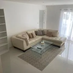 Maison spacieuse et sa salle de sport