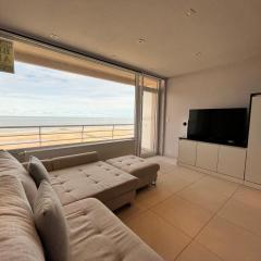 Large studio with direct sea view T88