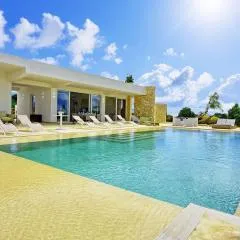 Villa Infinito by PosarelliVillas