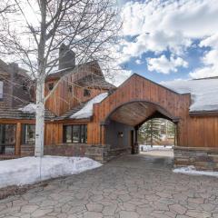 Spacious Telluride Retreat with Private Hot Tub