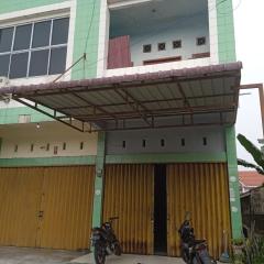 OYO 93192 Andesta Guest House SyariahNearAgrowisata Sungai Pinang Agro Nadin