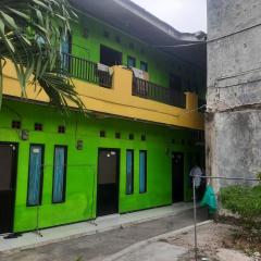 OYO Life 93023 Kost Bulan Karawang