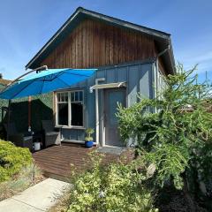 Penticton Getaway Carriage House - Great Location! Private!