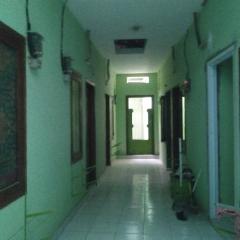 OYO Life Kost ijo Tembok Tinggi