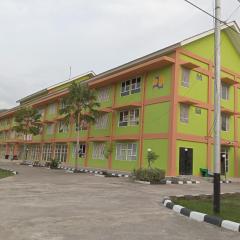 OYO Life 93399 Kos Batulayar