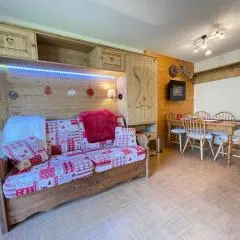 Appartement 2 chambres au pied des pistes avec piscine intérieure - FR-1-505-228
