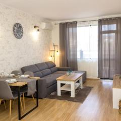 Bright 1-bedroom Flat with Balcony in Golden Sands by Flat Mаnager