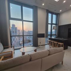 House with the best view new building, in the heart of Seoul, Dongdaemun History & Culture Park Station