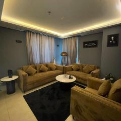 2BR Luxury Apt Gold Crest Self-Checkin