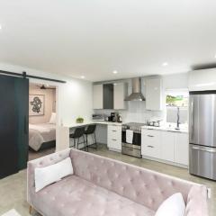 1BD 1BA-Black&White ArtBNB Cottage-Antique Row WPB