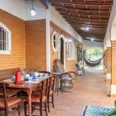 Casa rustica com Wi-Fi, garagem e aceita pet