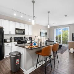 City View 1BR Walk-In Shower Elevator Parking