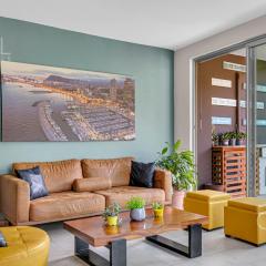 Luxe, mountain view, upscale located apt at Escalón