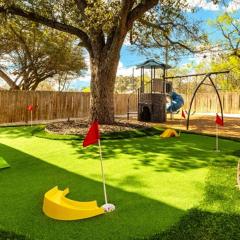 4 Bdrms Heated Pool, Hot Tub, 10 Minutes to Downtown
