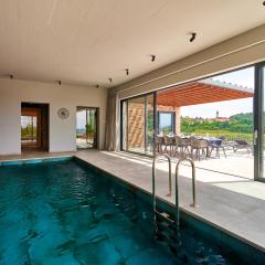 Holiday house Sunset Chalet with Indoor pool