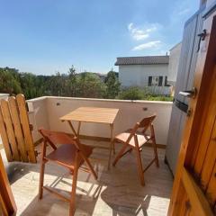 M420 - Marcelli, comodo trilocale con doppio terrazzo e aria condizionata