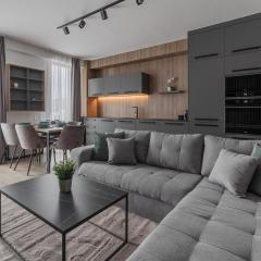 Luxury Grey Residence - Central, Free Parking, Self Check-In