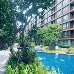 Dcreek 79 Modern chic condo near patong