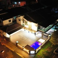 Happinezzmo HomeStay Mutiara Rini