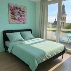 Design Apartment mit Balkon 15 min Airport